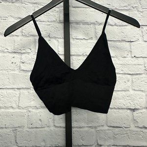 Black v-neck ribbed bralet